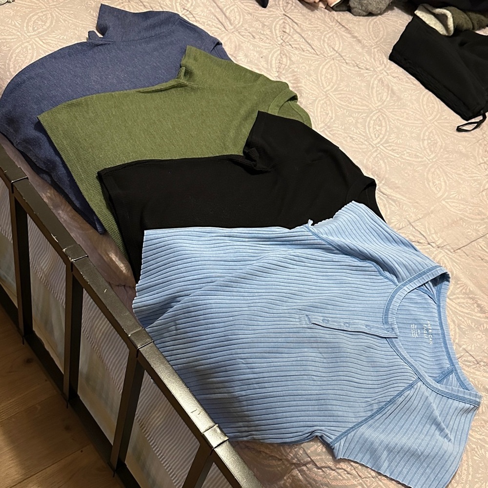 Set of Four American Eagle Knit Tops in Blue, Green, and Black